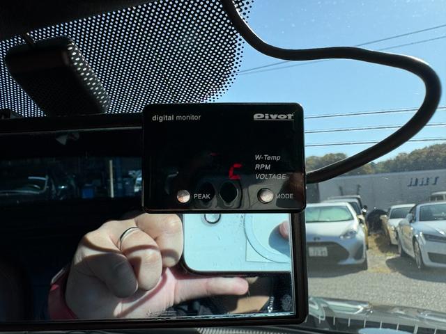 ロードスター ＶＳ　ＲＨＴ　６ＭＴ／純正ナビ／純正メッキアルミ／オートエアコン／シートヒーター／取説・メンテナンスノートあり／スペアキー有り／革シート／ＥＴＣ／バックカメラ／社外マフラー／電動オープン／ｐｉｖｏｔデジタルモニター（25枚目）