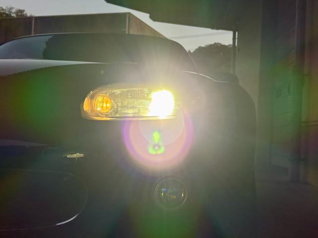 ロードスター ＶＳ　ＲＨＴ　６ＭＴ／純正ナビ／純正メッキアルミ／オートエアコン／シートヒーター／取説・メンテナンスノートあり／スペアキー有り／革シート／ＥＴＣ／バックカメラ／社外マフラー／電動オープン／ｐｉｖｏｔデジタルモニター（43枚目）