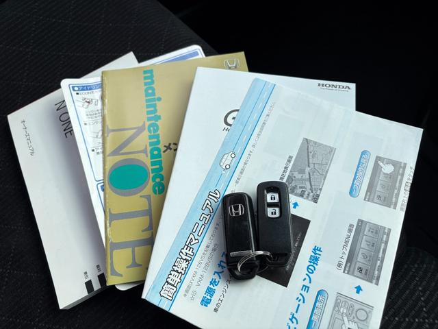 Ｎ－ＯＮＥ プレミアム・Ｌパッケージ　距離無制限１年保証付／純正ナビ／バックカメラ／オートエアコン／オートライト／スペアキー有り／横滑り防止／ＨＩＤヘッドライト／フロントフォグランプ／ＣＤ／ＤＶＤ／ツートンカラー／ステアリングスイッチ（7枚目）