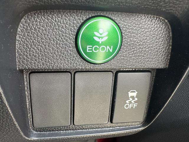 Ｎ－ＯＮＥ プレミアム・Ｌパッケージ　距離無制限１年保証付／純正ナビ／バックカメラ／オートエアコン／オートライト／スペアキー有り／横滑り防止／ＨＩＤヘッドライト／フロントフォグランプ／ＣＤ／ＤＶＤ／ツートンカラー／ステアリングスイッチ（8枚目）