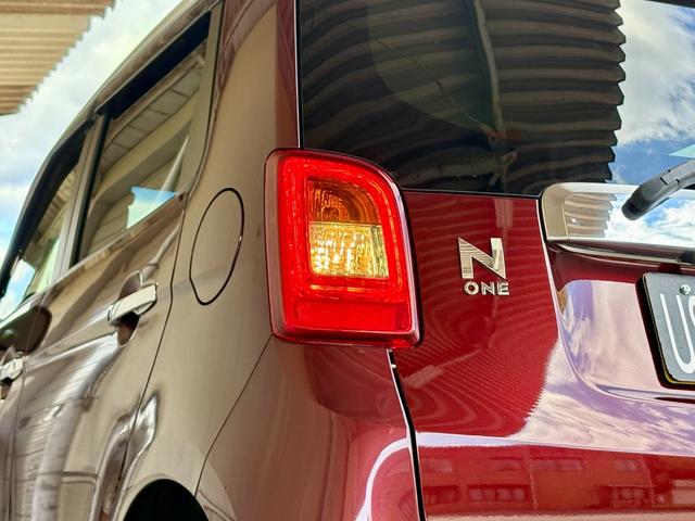 Ｎ－ＯＮＥ プレミアム・Ｌパッケージ　距離無制限１年保証付／純正ナビ／バックカメラ／オートエアコン／オートライト／スペアキー有り／横滑り防止／ＨＩＤヘッドライト／フロントフォグランプ／ＣＤ／ＤＶＤ／ツートンカラー／ステアリングスイッチ（50枚目）