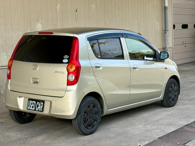 ミラ Ｌセレクション　５ＭＴ／ＬＥＤヘッドライト／電格ミラー／車検整備付／ＣＤ再生／パワーウィンドウ／キーレスキー／スペアキー有り／取説あり／エアバック／ＦＭ／ＡＭ／アルミペダル（2枚目）