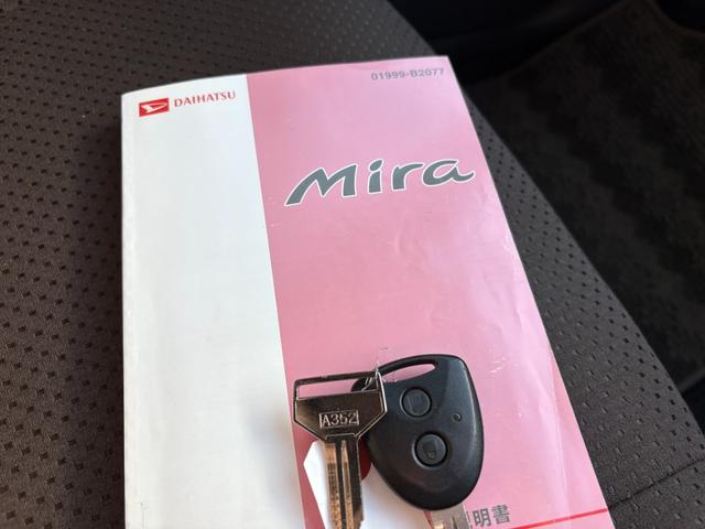 ミラ Ｌセレクション　５ＭＴ／ＬＥＤヘッドライト／電格ミラー／車検整備付／ＣＤ再生／パワーウィンドウ／キーレスキー／スペアキー有り／取説あり／エアバック／ＦＭ／ＡＭ／アルミペダル（6枚目）