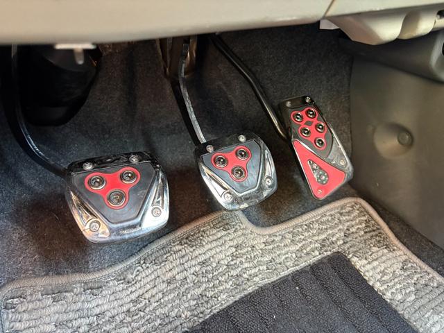 ミラ Ｌセレクション　５ＭＴ／ＬＥＤヘッドライト／電格ミラー／車検整備付／ＣＤ再生／パワーウィンドウ／キーレスキー／スペアキー有り／取説あり／エアバック／ＦＭ／ＡＭ／アルミペダル（7枚目）