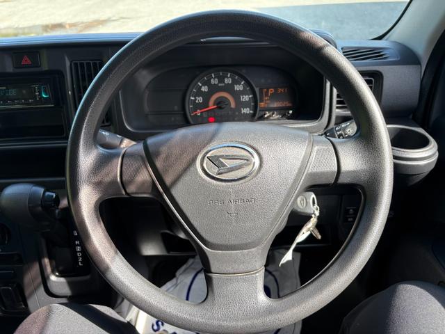 ハイゼットカーゴ デッキバンＧ　ＳＡＩＩＩ　距離無制限１年保証／社外新品ホイール／新品タイヤ／シートカバー／衝突軽減ブレーキ／横滑り防止／スマートアシスト／アイドリングストップ／オーバーヘッドシェルフ／電格ミラー／フロントフォグランプ（13枚目）