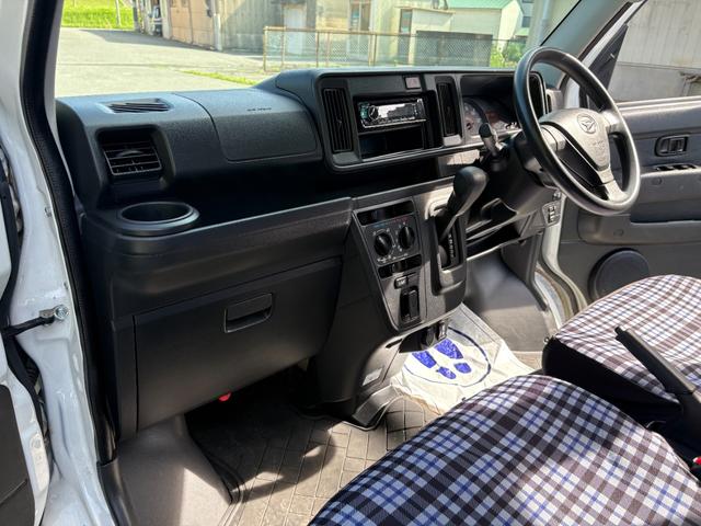 ハイゼットカーゴ デッキバンＧ　ＳＡＩＩＩ　距離無制限１年保証／社外新品ホイール／新品タイヤ／シートカバー／衝突軽減ブレーキ／横滑り防止／スマートアシスト／アイドリングストップ／オーバーヘッドシェルフ／電格ミラー／フロントフォグランプ（31枚目）