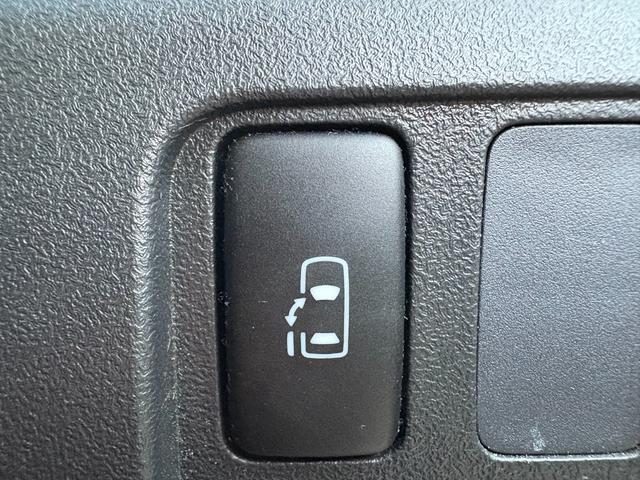 タント カスタムＲＳ　距離無制限１年保証付／純正ナビ／Ｂｌｕｅｔｏｏｔｈオーディオ／オーバーヘッドコンソール／オートエアコン／ＨＩＤヘッドライト／パワースライドドア／ＥＴＣ／アイドリングストップ／純正アルミ／フロントフォグ（7枚目）