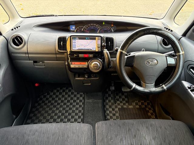 タント カスタムＲＳ　距離無制限１年保証付／純正ナビ／Ｂｌｕｅｔｏｏｔｈオーディオ／オーバーヘッドコンソール／オートエアコン／ＨＩＤヘッドライト／パワースライドドア／ＥＴＣ／アイドリングストップ／純正アルミ／フロントフォグ（12枚目）