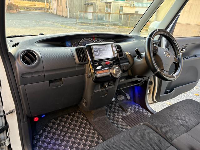 タント カスタムＲＳ　距離無制限１年保証付／純正ナビ／Ｂｌｕｅｔｏｏｔｈオーディオ／オーバーヘッドコンソール／オートエアコン／ＨＩＤヘッドライト／パワースライドドア／ＥＴＣ／アイドリングストップ／純正アルミ／フロントフォグ（31枚目）