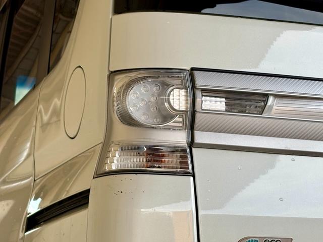 タント カスタムＲＳ　距離無制限１年保証付／純正ナビ／Ｂｌｕｅｔｏｏｔｈオーディオ／オーバーヘッドコンソール／オートエアコン／ＨＩＤヘッドライト／パワースライドドア／ＥＴＣ／アイドリングストップ／純正アルミ／フロントフォグ（52枚目）