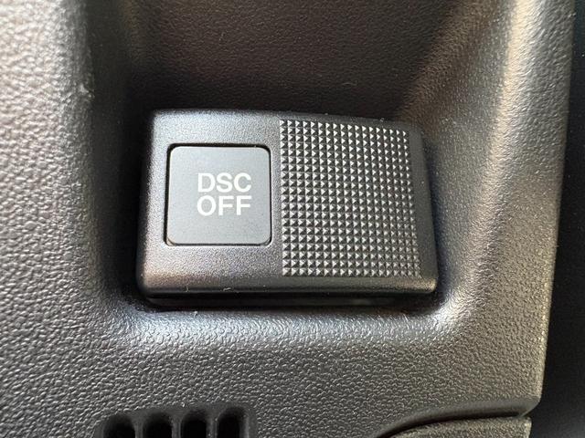 ロードスター ＶＳ　ＲＨＴ　リトラクタブルハードトップ／シートヒーター／スマートキー／純正アルミ／茶革フルレザーシート／オートエアコン／パドルシフト／ステアリングスイッチ／ＨＩＤヘッドライト／走行２．３万ｋｍ（25枚目）