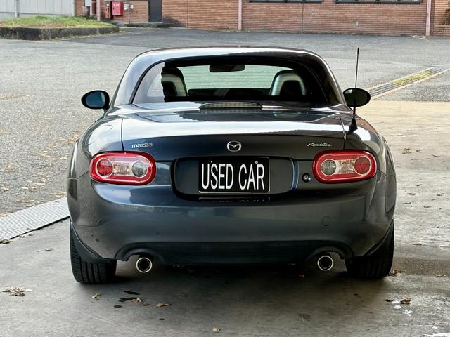 ロードスター ＶＳ　ＲＨＴ　リトラクタブルハードトップ／シートヒーター／スマートキー／純正アルミ／茶革フルレザーシート／オートエアコン／パドルシフト／ステアリングスイッチ／ＨＩＤヘッドライト／走行２．３万ｋｍ（44枚目）