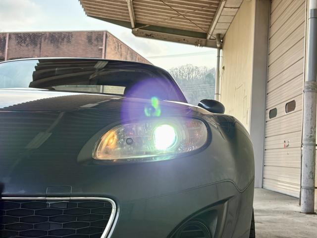 ロードスター ＶＳ　ＲＨＴ　リトラクタブルハードトップ／シートヒーター／スマートキー／純正アルミ／茶革フルレザーシート／オートエアコン／パドルシフト／ステアリングスイッチ／ＨＩＤヘッドライト／走行２．３万ｋｍ（49枚目）