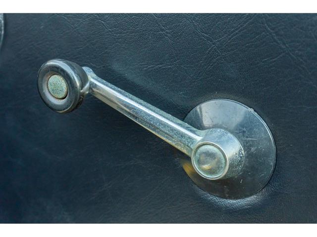 S800 Mタイプ 車検令和9年7月まで シート張替え済 ダッシュボード張替え済 ドアパネル張替え済 コンソールボックス張替え済 フロアマット製作 内装張替え済 幌製作 トノカバー製作 外装同色塗り直し(49枚目)