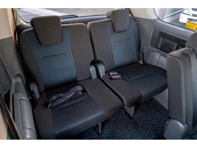 ヴォクシー ＺＳ　煌　ＨＤＤナビ　バックカメラ　パドルシフト　ＥＴＣ　両側パワースライドドア　プッシュスタート　スマートキー　１６インチアルミホイール　８人乗り（9枚目）