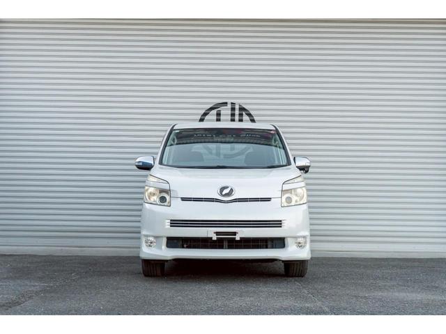 ヴォクシー ＺＳ　煌　ＨＤＤナビ　バックカメラ　パドルシフト　ＥＴＣ　両側パワースライドドア　プッシュスタート　スマートキー　１６インチアルミホイール　８人乗り（10枚目）