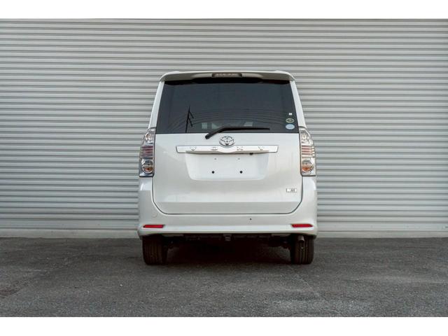 ヴォクシー ＺＳ　煌　ＨＤＤナビ　バックカメラ　パドルシフト　ＥＴＣ　両側パワースライドドア　プッシュスタート　スマートキー　１６インチアルミホイール　８人乗り（11枚目）