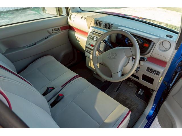 ムーヴコンテ Ｌ　リミテッド　純正オーディオ　パワーシート　シートリフター　オートエアコン　ヘッドライトレベライザー　アームレスト　パワーステアリング　パワーウインド　ＡＢＳ　電動格納ミラー　衝突安全ボディ　キーレスキー（7枚目）