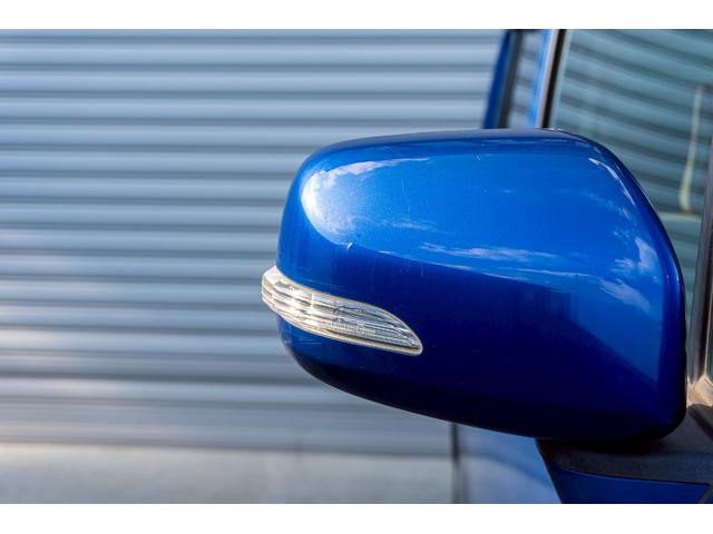 ムーヴコンテ Ｌ　リミテッド　純正オーディオ　パワーシート　シートリフター　オートエアコン　ヘッドライトレベライザー　アームレスト　パワーステアリング　パワーウインド　ＡＢＳ　電動格納ミラー　衝突安全ボディ　キーレスキー（20枚目）