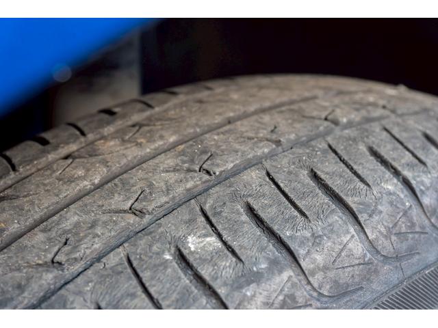 ムーヴコンテ Ｌ　リミテッド　純正オーディオ　パワーシート　シートリフター　オートエアコン　ヘッドライトレベライザー　アームレスト　パワーステアリング　パワーウインド　ＡＢＳ　電動格納ミラー　衝突安全ボディ　キーレスキー（34枚目）