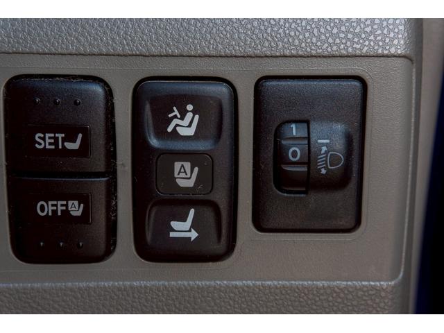 ムーヴコンテ Ｌ　リミテッド　純正オーディオ　パワーシート　シートリフター　オートエアコン　ヘッドライトレベライザー　アームレスト　パワーステアリング　パワーウインド　ＡＢＳ　電動格納ミラー　衝突安全ボディ　キーレスキー（46枚目）