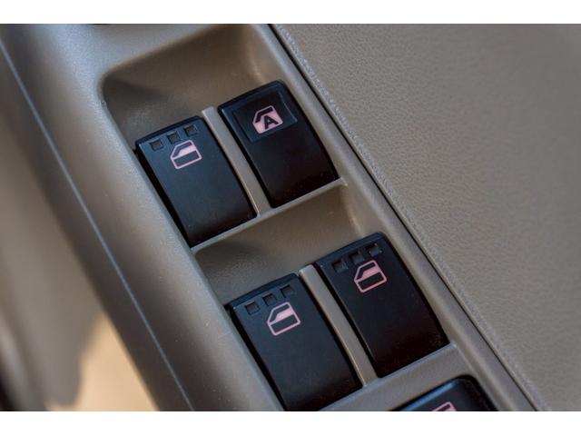 ムーヴコンテ Ｌ　リミテッド　純正オーディオ　パワーシート　シートリフター　オートエアコン　ヘッドライトレベライザー　アームレスト　パワーステアリング　パワーウインド　ＡＢＳ　電動格納ミラー　衝突安全ボディ　キーレスキー（56枚目）