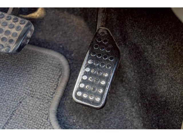 ムーヴコンテ Ｌ　リミテッド　純正オーディオ　パワーシート　シートリフター　オートエアコン　ヘッドライトレベライザー　アームレスト　パワーステアリング　パワーウインド　ＡＢＳ　電動格納ミラー　衝突安全ボディ　キーレスキー（62枚目）