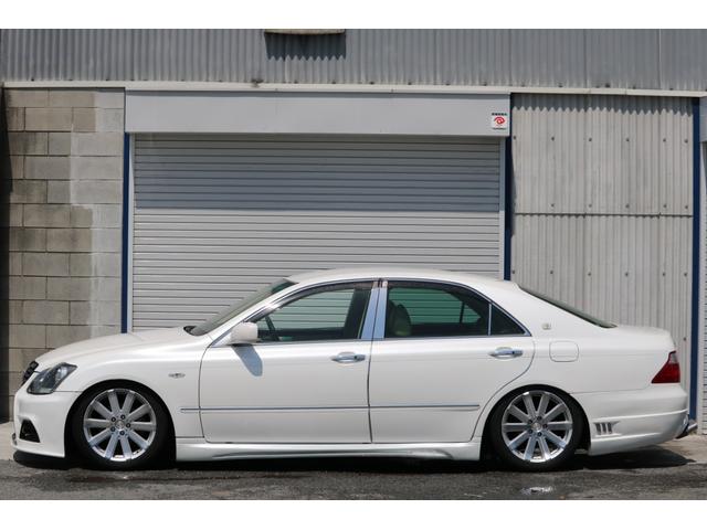 ロイヤルサルーン スピンドルエアロ RS-R車高調 社外アルミホイール HIDヘッドライト ETC レザー調シートカバー CD スマートキー パワーシート エアバック ABS 電動格納ミラー(4枚目)