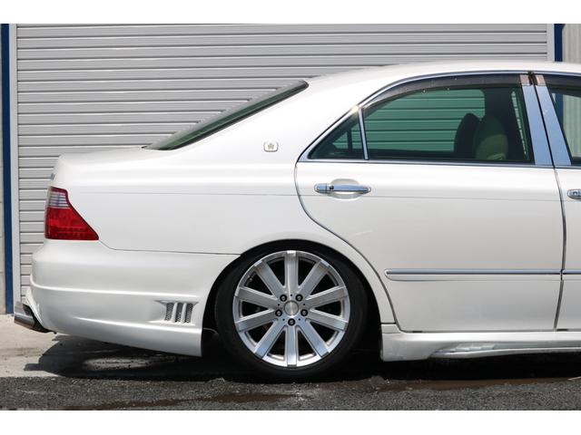 ロイヤルサルーン スピンドルエアロ RS-R車高調 社外アルミホイール HIDヘッドライト ETC レザー調シートカバー CD スマートキー パワーシート エアバック ABS 電動格納ミラー(29枚目)