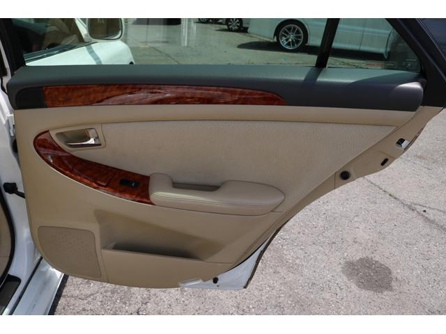 ロイヤルサルーン スピンドルエアロ RS-R車高調 社外アルミホイール HIDヘッドライト ETC レザー調シートカバー CD スマートキー パワーシート エアバック ABS 電動格納ミラー(70枚目)