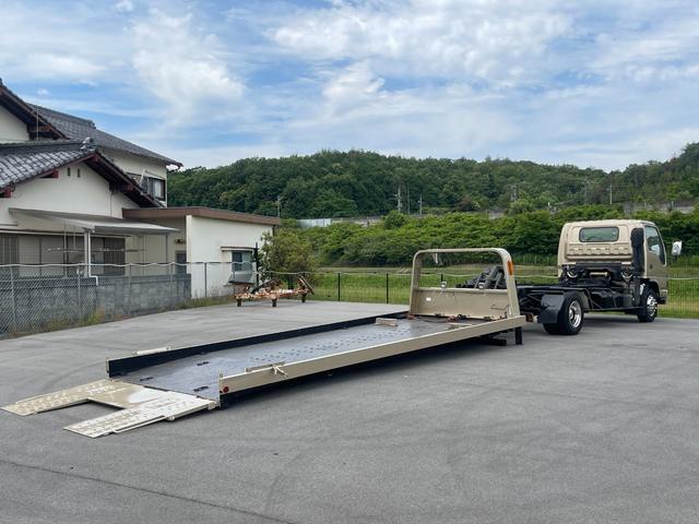 エルフトラック 　積載車　ローダー　極東開発フラトップ（フルフラット）　超ロング＆ワイド　ラジコン（無線リモコン）付　６速ＭＴ　ターボ　ウィンチ　ＥＴＣ　メッキバンパー　エアコン　パワステ　パワーウィンドウ（2枚目）