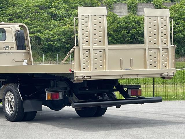 エルフトラック 　積載車　ローダー　極東開発フラトップ（フルフラット）　超ロング＆ワイド　ラジコン（無線リモコン）付　６速ＭＴ　ターボ　ウィンチ　ＥＴＣ　メッキバンパー　エアコン　パワステ　パワーウィンドウ（40枚目）