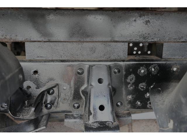 エルフトラック 　ＵＮＩＣ　ユニッククレーン　３段クレーン　ＵＲ－Ｖ２６３Ｋ　車検付き　フックイン　　５速ＭＴ　ＥＴＣ　集中ドアロック　パワステ　エアコン　パワーウィンドウ　３人乗り　ディーゼル（12枚目）