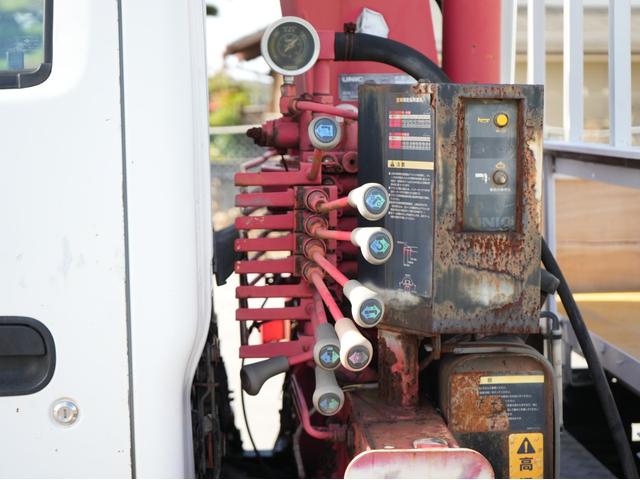 エルフトラック 　ＵＮＩＣ　ユニッククレーン　３段クレーン　ＵＲ－Ｖ２６３Ｋ　車検付き　フックイン　　５速ＭＴ　ＥＴＣ　集中ドアロック　パワステ　エアコン　パワーウィンドウ　３人乗り　ディーゼル（17枚目）