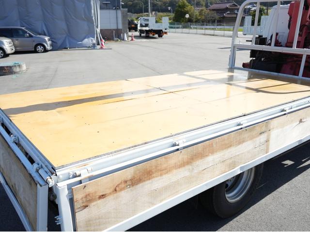 エルフトラック 　ＵＮＩＣ　ユニッククレーン　３段クレーン　ＵＲ－Ｖ２６３Ｋ　車検付き　フックイン　　５速ＭＴ　ＥＴＣ　集中ドアロック　パワステ　エアコン　パワーウィンドウ　３人乗り　ディーゼル（19枚目）