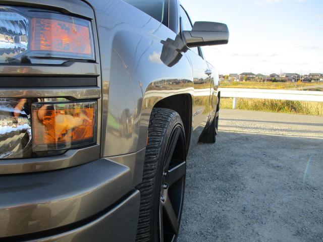 DUB22in!! 新車平行!! ユーザー買取車!!新品ベッドライナー!!ナビ・ETC!!(46枚目)