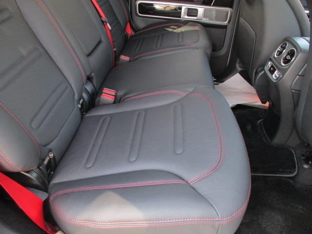 G400d AMGライン ラグジュアリーパッケージ 委託販売車両 アダプティブダンピング 走行900km ワンオーナー 禁煙車 G400d 新色オリパスホワイト新車保障継承(21枚目)