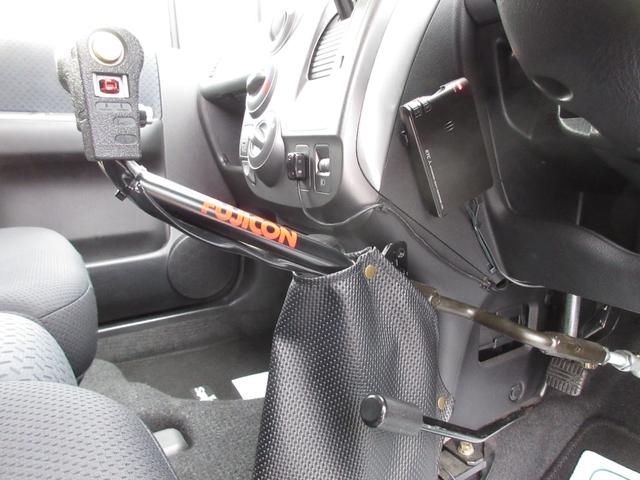 モビリオスパイク ＡＵ　運転補助装置　車検２年付　運転補助装置　ナビＥＴＣ　キーレス（2枚目）