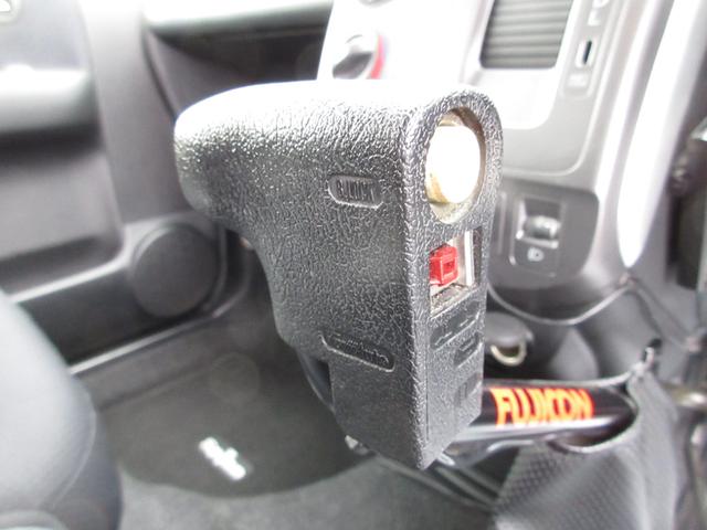 モビリオスパイク ＡＵ　運転補助装置　車検２年付　運転補助装置　ナビＥＴＣ　キーレス（3枚目）