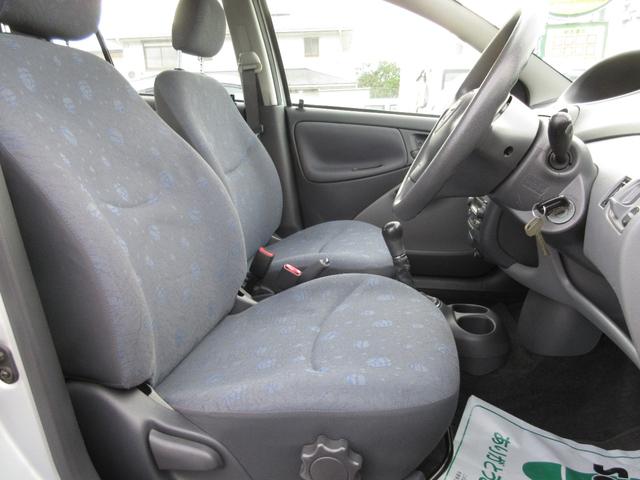 ヴィッツ Ｆ　Ｄパッケージ　車検２年付　５ＭＴ　キーレス（13枚目）