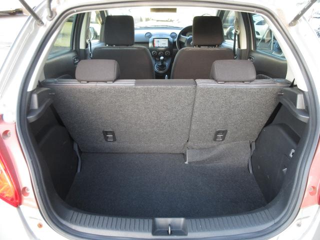 デミオ 13C 車検2年付 5MT ナビ キーレス ETC(18枚目)