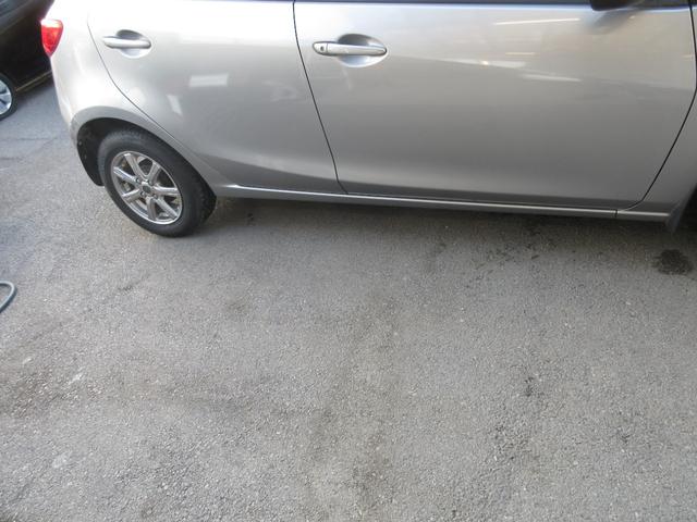 デミオ 13C 車検2年付 5MT ナビ キーレス ETC(30枚目)