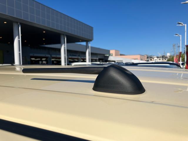 スペーシア ＨＹＢＲＩＤ　Ｘ前後衝突被害軽減ブレーキ　エアコン　パワステ　パワーウィンドウ　エアバック　ＡＢＳ　集中ロック　オートライト　衝突被害軽減ボディ　スペアキーあり　後席プライバシーガラス　パンク修理剤　保証書・取説完備（51枚目）