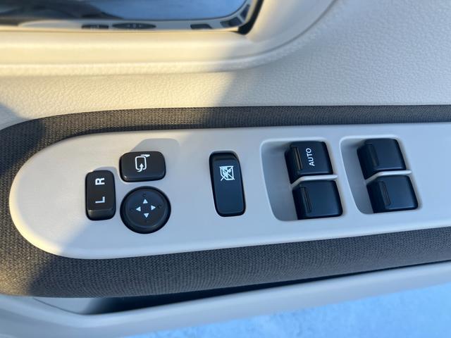 アルトラパンＬＣ ＬＣ　Ｘ　５型前後衝突被害軽減ブレーキ　デュアルカメラブレーキサポート、後退時ブレーキサポート、オートエアコン、キーレスプッシュエンジンスタート、両側電動格納ミラー、オートライト、運転席シートヒーター、（30枚目）