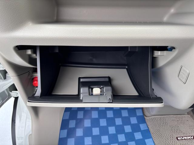 エブリイワゴン ＰＺターボ　標準ルーフ　６型　バックカメラ付オーディオ　デュアルカメラブレーキ｜後席左側ワンアクションパワースライド｜１４インチアルミホイール｜本革巻きステアリングホイール｜リモート格納式ドアミラー｜運転席シートヒーター｜（52枚目）