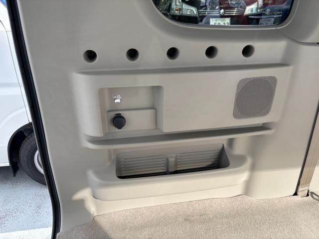 エブリイワゴン ＰＺターボ　標準ルーフ　６型　バックカメラ付オーディオ　デュアルカメラブレーキ｜後席左側ワンアクションパワースライド｜１４インチアルミホイール｜本革巻きステアリングホイール｜リモート格納式ドアミラー｜運転席シートヒーター｜（65枚目）