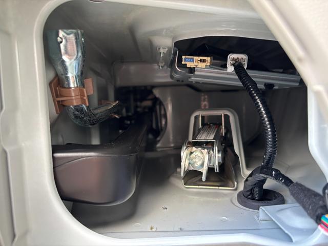 エブリイワゴン ＰＺターボ　標準ルーフ　６型　バックカメラ付オーディオ　デュアルカメラブレーキ｜後席左側ワンアクションパワースライド｜１４インチアルミホイール｜本革巻きステアリングホイール｜リモート格納式ドアミラー｜運転席シートヒーター｜（67枚目）