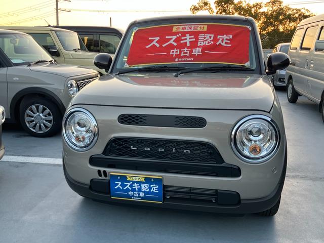 アルトラパンＬＣ ＬＣ　ＨＹＢＲＩＤ　Ｘ　６型　衝突被害軽減ブレーキ　ＬＥＤ　デュアルセンサーブレーキＩＩ｜ＨＹＢＲＩＤ｜ＬＣ専用フロントグリル｜アルミホイール｜本革巻きステアリングホイール｜３６０°プレミアムＵＶ＆ＩＲカットガラス｜照明付バニティミラー｜ナノイーＸ搭載｜（4枚目）