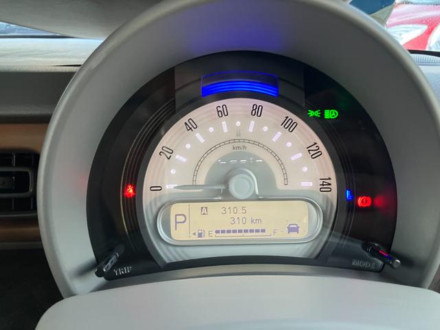 アルトラパンＬＣ ＬＣ　ＨＹＢＲＩＤ　Ｘ　６型　衝突被害軽減ブレーキ　ＬＥＤ　デュアルセンサーブレーキＩＩ｜ＨＹＢＲＩＤ｜ＬＣ専用フロントグリル｜アルミホイール｜本革巻きステアリングホイール｜３６０°プレミアムＵＶ＆ＩＲカットガラス｜照明付バニティミラー｜ナノイーＸ搭載｜（16枚目）