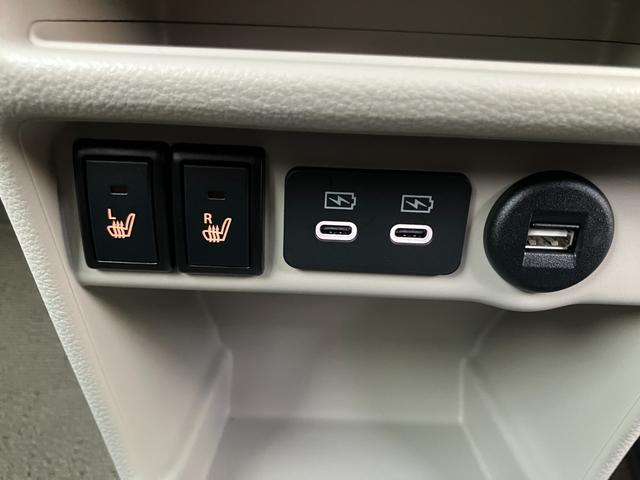 アルトラパンＬＣ ＬＣ　ＨＹＢＲＩＤ　Ｘ　６型　衝突被害軽減ブレーキ　ＬＥＤ　デュアルセンサーブレーキＩＩ｜ＨＹＢＲＩＤ｜ＬＣ専用フロントグリル｜アルミホイール｜本革巻きステアリングホイール｜３６０°プレミアムＵＶ＆ＩＲカットガラス｜照明付バニティミラー｜ナノイーＸ搭載｜（18枚目）